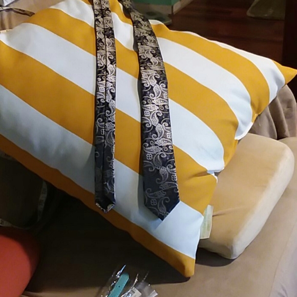 Floral Paisley Tie - Picture 2 of 10